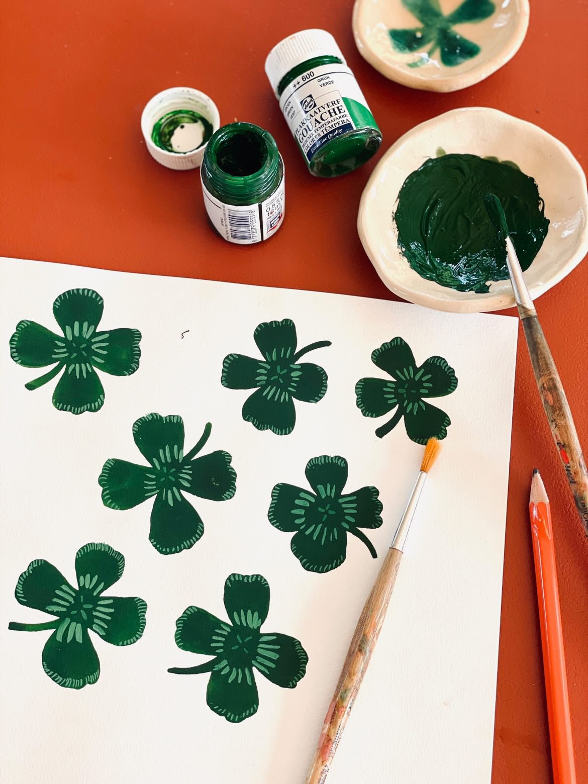 LUCKY CLOVER